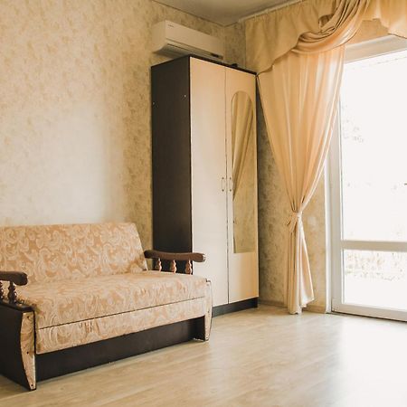 Hotel Balcony à Zaliznyi Port Chambre photo
